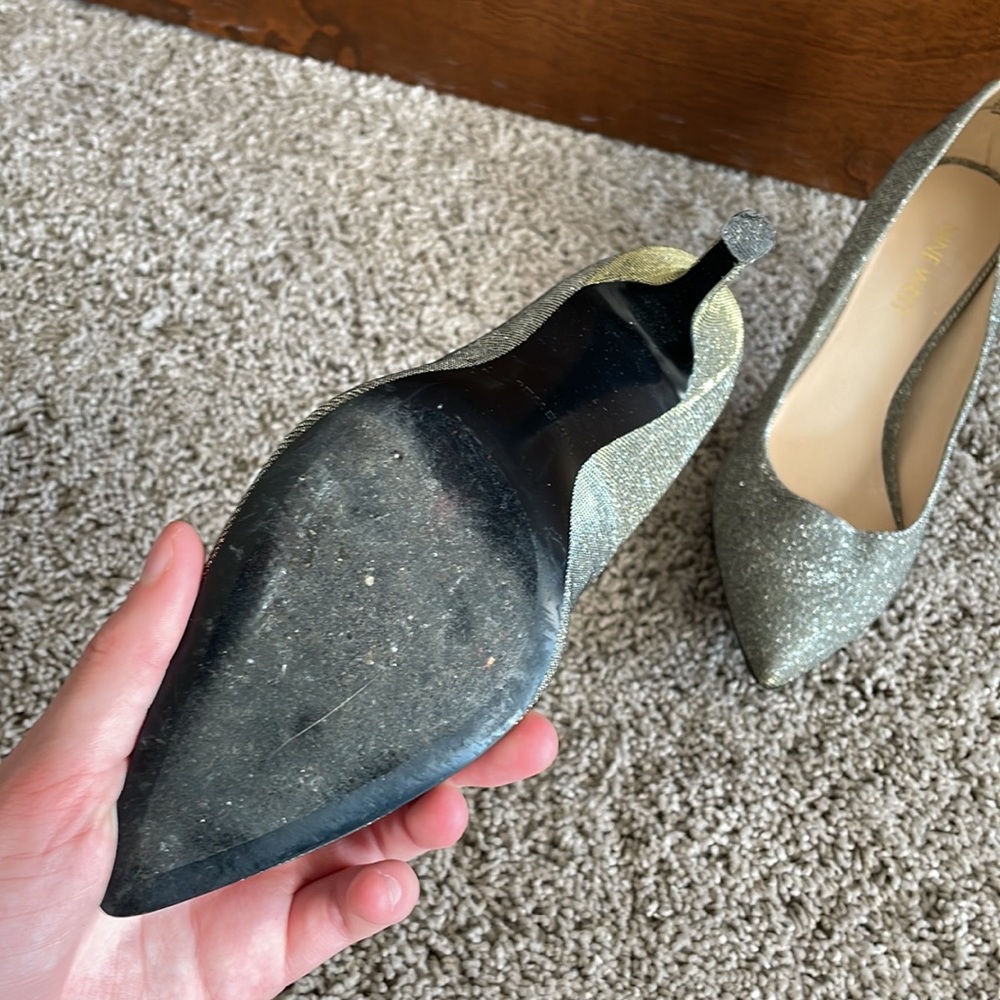 Silver heels - Picture 2 of 4